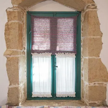Iliopetra Nyaraló *